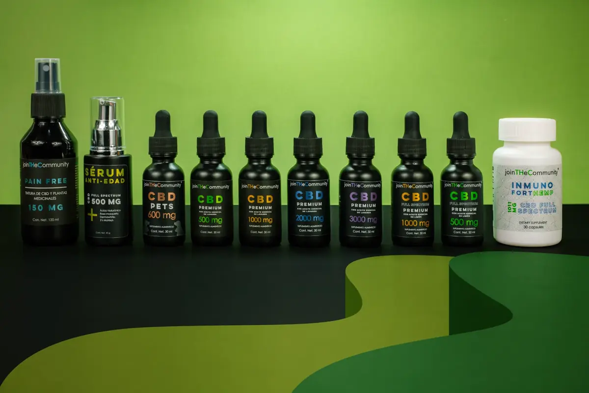 Colección de productos joinTHeCommunity con concentración visible